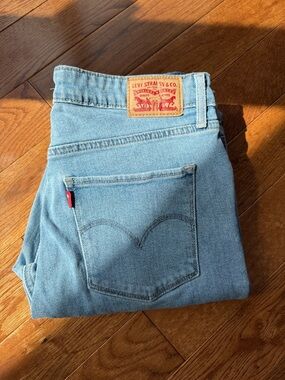 Levi's 721 High Rise Skinny Jeans